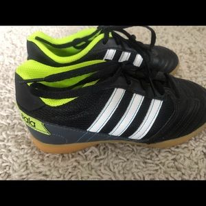 Adidas boys indoor soccer shoe